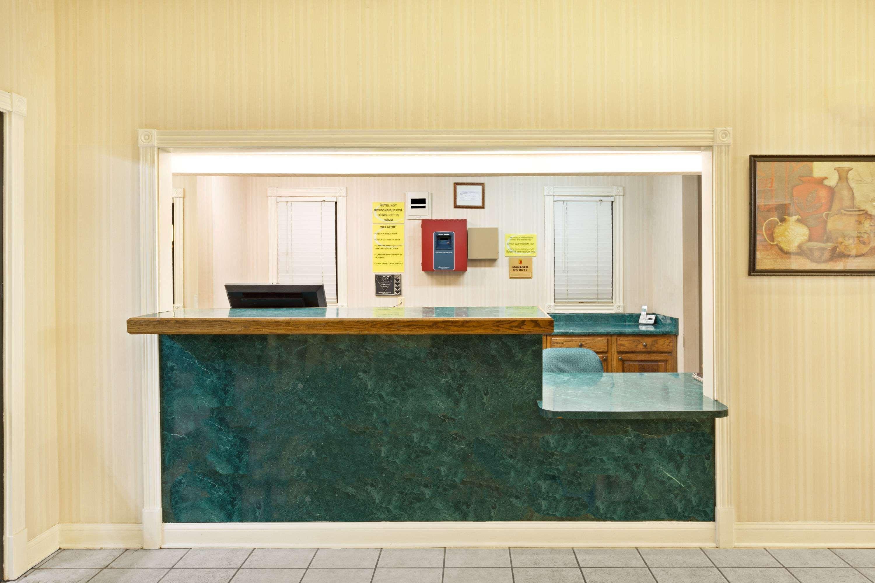 Super 8 By Wyndham Covington Hotell Exteriör bild