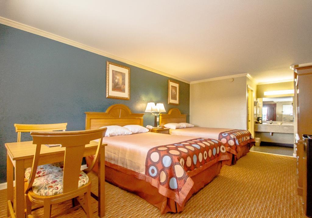 Super 8 By Wyndham Covington Hotell Exteriör bild